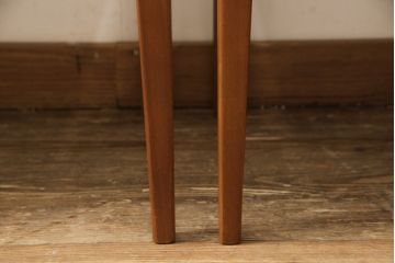 ビンテージのチェア4脚セットをリペア&カスタム!座面を張り替え、木部は1トーン落ち着いた色味に着色仕上げ。(ダイニングチェア、椅子、ヴィンテージ、北欧)