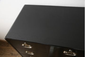 総桐箪笥をリペア&カスタム!本体は当店商品を参考にカシュー塗装の黒色に着色。引き出し内部は現状のままのお色味で仕上げ。(並厚、四方丸、桐たんす、引き出し、チェスト、衣装箪笥、整理タンス、小抽タンス、小箪笥、桐たんす、和箪笥)