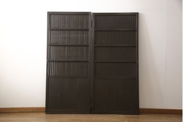 格子戸をリペア&カスタム!引き戸を開き戸として加工。金具を取り付け、お色味は当店商品を参考に着色。(建具、引き戸)