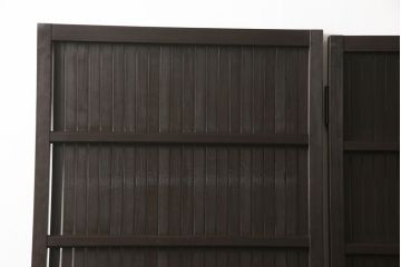 格子戸をリペア&カスタム!引き戸を開き戸として加工。金具を取り付け、お色味は当店商品を参考に着色。(建具、引き戸)