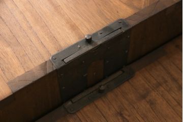 二段重ねチェストの見た目を変えずに綺麗にリペア!色味は当店商品を参考にオーク系に着色。(サイドチェスト、引き出し、桐箪笥、桐たんす)