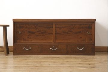 箪笥ローボードをリペア&カスタム!内部棚、左右の仕切りを外しあらたに棚板1枚製作。本体は現状をベースに着色。(戸棚、収納棚)