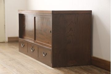 箪笥ローボードをリペア&カスタム!内部棚、左右の仕切りを外しあらたに棚板1枚製作。本体は現状をベースに着色。(戸棚、収納棚)