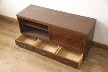 箪笥ローボードをリペア&カスタム!内部棚、左右の仕切りを外しあらたに棚板1枚製作。本体は現状をベースに着色。(戸棚、収納棚)