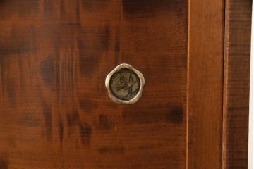 箪笥ローボードをリペア&カスタム!内部棚、左右の仕切りを外しあらたに棚板1枚製作。本体は現状をベースに着色。(戸棚、収納棚)