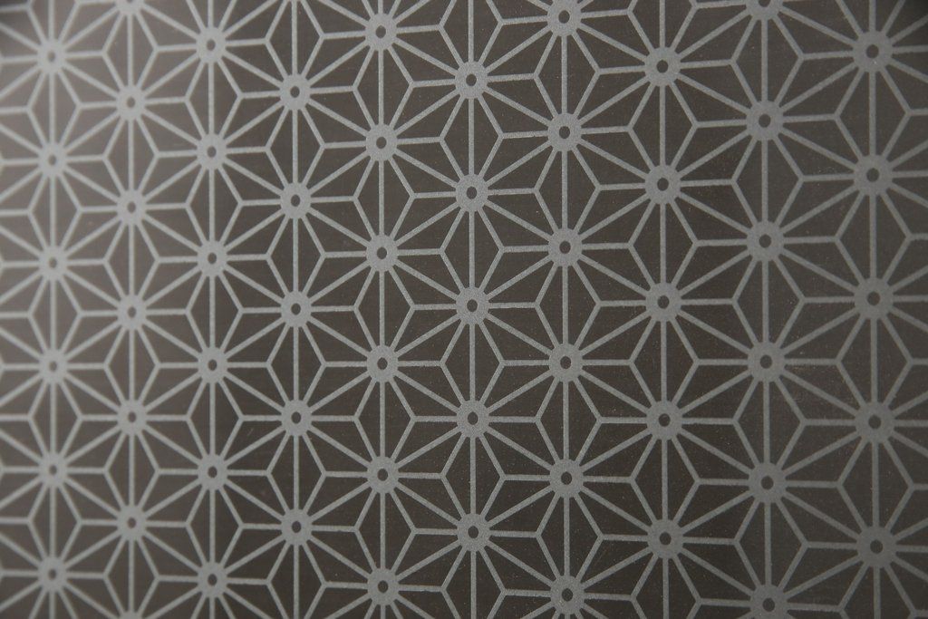 ガラス帯戸4枚をリペア&カスタム!ご希望サイズにリサイズし、引手や戸車は新しく取付。下桟は新材を使用して加工。本体の色味に合わせて着色。(ガラス戸、引き戸、建具)