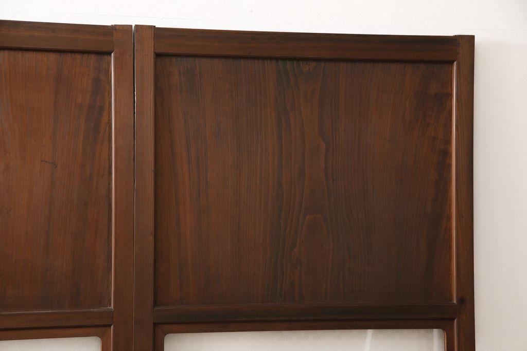 ガラス帯戸4枚をリペア&カスタム!ご希望サイズにリサイズし、引手や戸車は新しく取付。下桟は新材を使用して加工。本体の色味に合わせて着色。(ガラス戸、引き戸、建具)