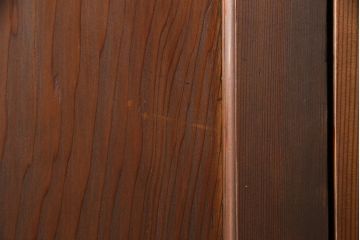 ガラス帯戸4枚をリペア&カスタム!ご希望サイズにリサイズし、引手や戸車は新しく取付。下桟は新材を使用して加工。本体の色味に合わせて着色。(ガラス戸、引き戸、建具)