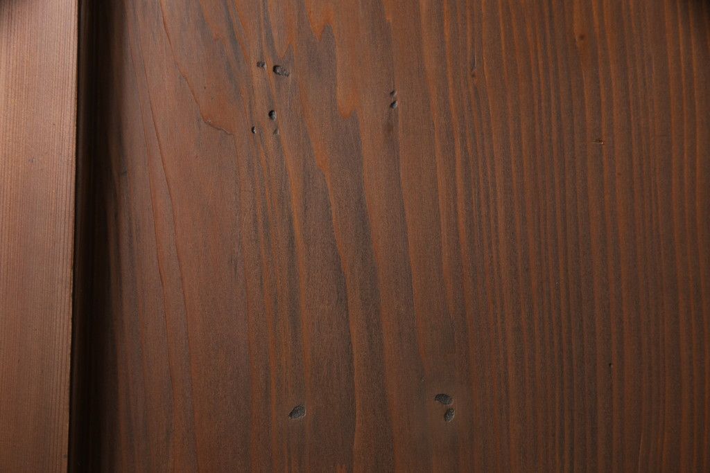 ガラス帯戸4枚をリペア&カスタム!ご希望サイズにリサイズし、引手や戸車は新しく取付。下桟は新材を使用して加工。本体の色味に合わせて着色。(ガラス戸、引き戸、建具)