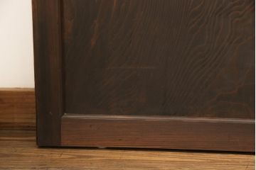 ガラス帯戸4枚をリペア&カスタム!ご希望サイズにリサイズし、引手や戸車は新しく取付。下桟は新材を使用して加工。本体の色味に合わせて着色。(ガラス戸、引き戸、建具)