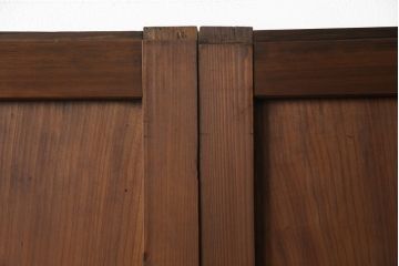 ガラス帯戸4枚をリペア&カスタム!ご希望サイズにリサイズし、引手や戸車は新しく取付。下桟は新材を使用して加工。本体の色味に合わせて着色。(ガラス戸、引き戸、建具)