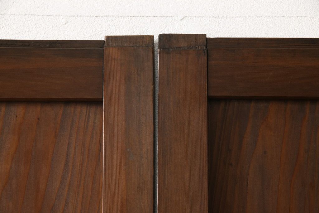 ガラス帯戸4枚をリペア&カスタム!ご希望サイズにリサイズし、引手や戸車は新しく取付。下桟は新材を使用して加工。本体の色味に合わせて着色。(ガラス戸、引き戸、建具)