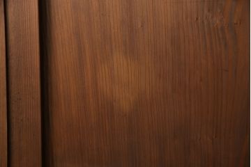 ガラス帯戸4枚をリペア&カスタム!ご希望サイズにリサイズし、引手や戸車は新しく取付。下桟は新材を使用して加工。本体の色味に合わせて着色。(ガラス戸、引き戸、建具)