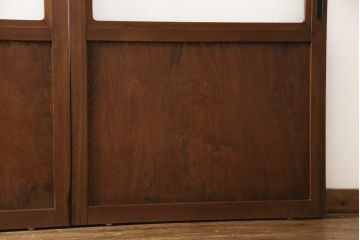 ガラス帯戸4枚をリペア&カスタム!ご希望サイズにリサイズし、引手や戸車は新しく取付。下桟は新材を使用して加工。本体の色味に合わせて着色。(ガラス戸、引き戸、建具)