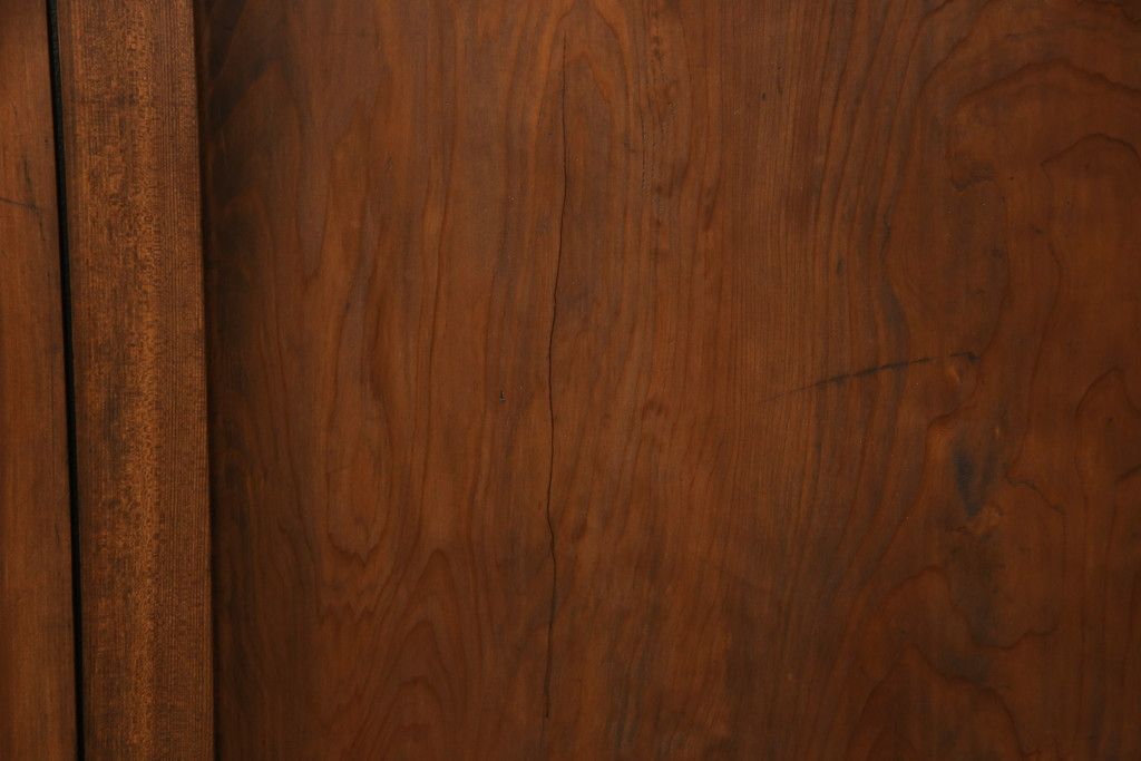 ガラス帯戸4枚をリペア&カスタム!ご希望サイズにリサイズし、引手や戸車は新しく取付。下桟は新材を使用して加工。本体の色味に合わせて着色。(ガラス戸、引き戸、建具)