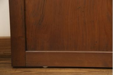 ガラス帯戸4枚をリペア&カスタム!ご希望サイズにリサイズし、引手や戸車は新しく取付。下桟は新材を使用して加工。本体の色味に合わせて着色。(ガラス戸、引き戸、建具)