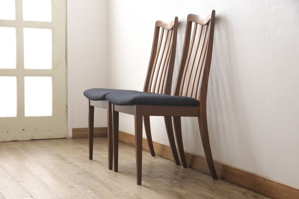 チェア2脚をリペア&カスタム!ご希望の生地で座面を張り替え、本体は現状をベースに着色。(ダイニングチェア、椅子、ビンテージ)