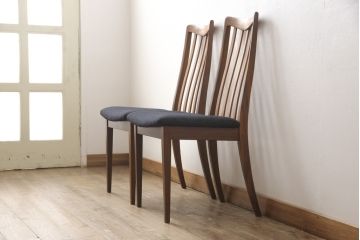 チェア2脚をリペア&カスタム!ご希望の生地で座面を張り替え、本体は現状をベースに着色。(ダイニングチェア、椅子、ビンテージ)