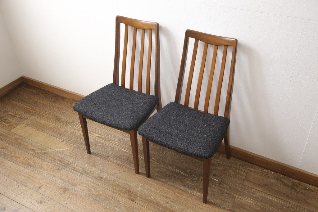 チェア2脚をリペア&カスタム!ご希望の生地で座面を張り替え、本体は現状をベースに着色。(ダイニングチェア、椅子、ビンテージ)