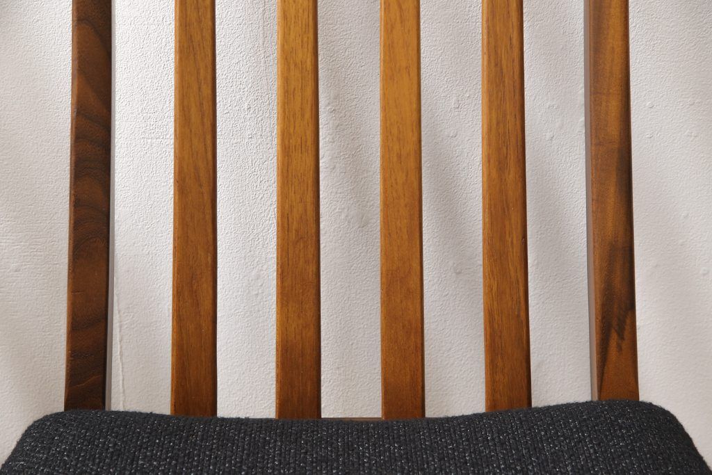 チェア2脚をリペア&カスタム!ご希望の生地で座面を張り替え、本体は現状をベースに着色。(ダイニングチェア、椅子、ビンテージ)