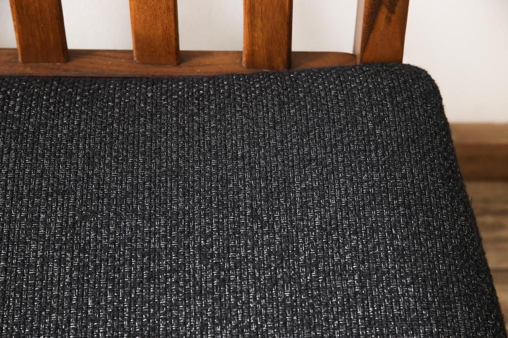 チェア2脚をリペア&カスタム!ご希望の生地で座面を張り替え、本体は現状をベースに着色。(ダイニングチェア、椅子、ビンテージ)