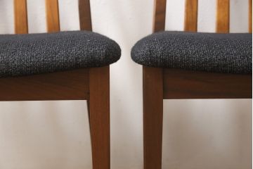 チェア2脚をリペア&カスタム!ご希望の生地で座面を張り替え、本体は現状をベースに着色。(ダイニングチェア、椅子、ビンテージ)