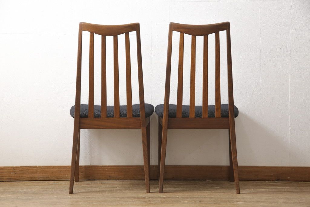 チェア2脚をリペア&カスタム!ご希望の生地で座面を張り替え、本体は現状をベースに着色。(ダイニングチェア、椅子、ビンテージ)