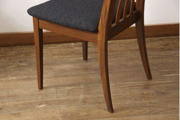 チェア2脚をリペア&カスタム!ご希望の生地で座面を張り替え、本体は現状をベースに着色。(ダイニングチェア、椅子、ビンテージ)