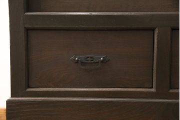 ガラスケースをリペア&カスタム!高さを台輪にて調整。鍵を取り付け、現状のお品物に合わせて着色。(ショーケース、陳列棚)