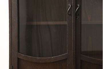 戸棚の見た目を変えずに綺麗にリペア!元の雰囲気を残して仕上げ。(収納棚、本箱、ブックケース)