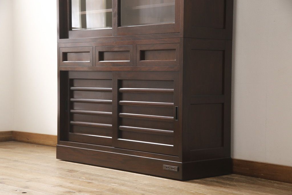 食器棚をリペア&カスタム!キャスター、コンセントを取り付け。(戸棚、収納棚、キャビネット)