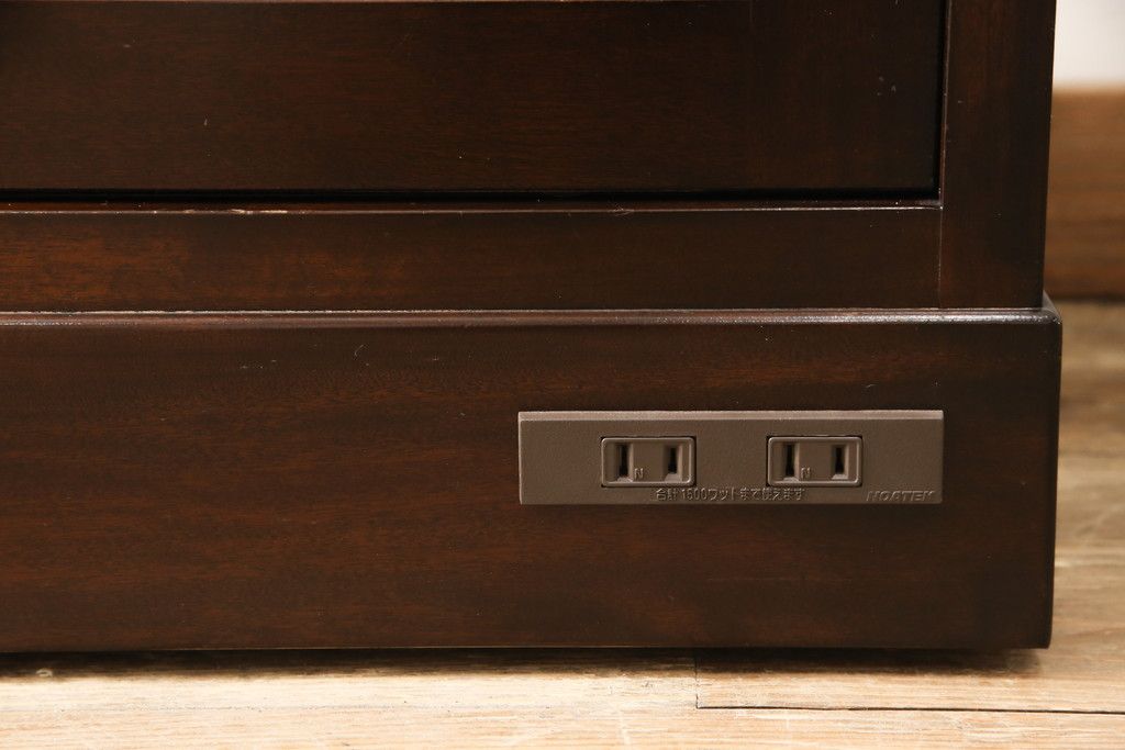 食器棚をリペア&カスタム!キャスター、コンセントを取り付け。(戸棚、収納棚、キャビネット)