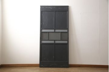 ガラス戸をリペア&カスタム!高さをリサイズし、中央のガラスのみ市松デザインのガラスに交換。戸車を取付け、付け足した部材は本体の色味に合わせて着色。(引き戸、建具)