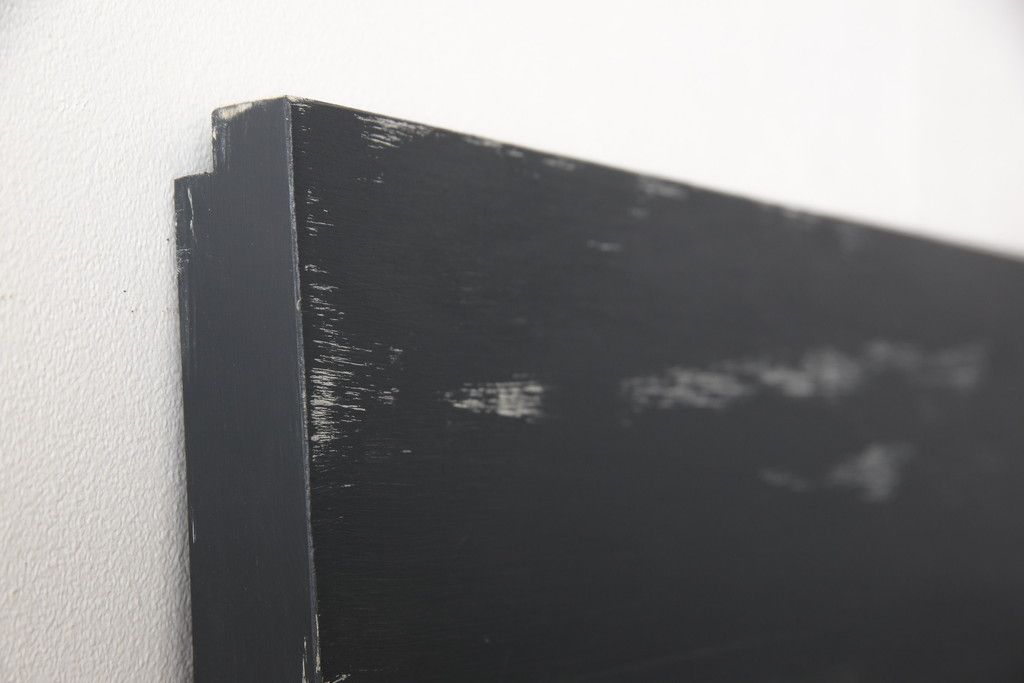 ガラス戸をリペア&カスタム!高さをリサイズし、中央のガラスのみ市松デザインのガラスに交換。戸車を取付け、付け足した部材は本体の色味に合わせて着色。(引き戸、建具)