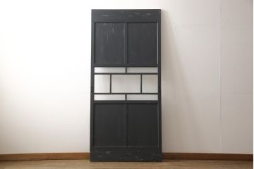 ガラス戸をリペア&カスタム!高さをリサイズし、中央のガラスのみ市松デザインのガラスに交換。戸車を取付け、付け足した部材は本体の色味に合わせて着色。(引き戸、建具)