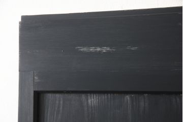 ガラス戸をリペア&カスタム!高さをリサイズし、中央のガラスのみ市松デザインのガラスに交換。戸車を取付け、付け足した部材は本体の色味に合わせて着色。(引き戸、建具)