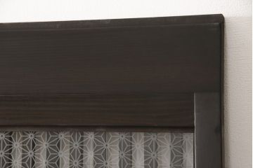 ガラス入り格子戸2枚をリペア&カスタム!高さと幅をリサイズし、ガラスは当店オリジナルの麻の葉紋様ガラスに交換。色味は当店商品を参考に着色。(引き戸、玄関戸、建具)