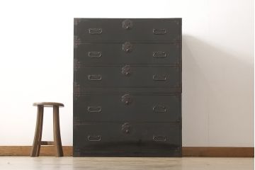 庄内箪笥の見た目を変えずに綺麗にリペア!元の雰囲気を残しつつ研磨して仕上げ。(重ね箪笥、時代箪笥、引き出し)