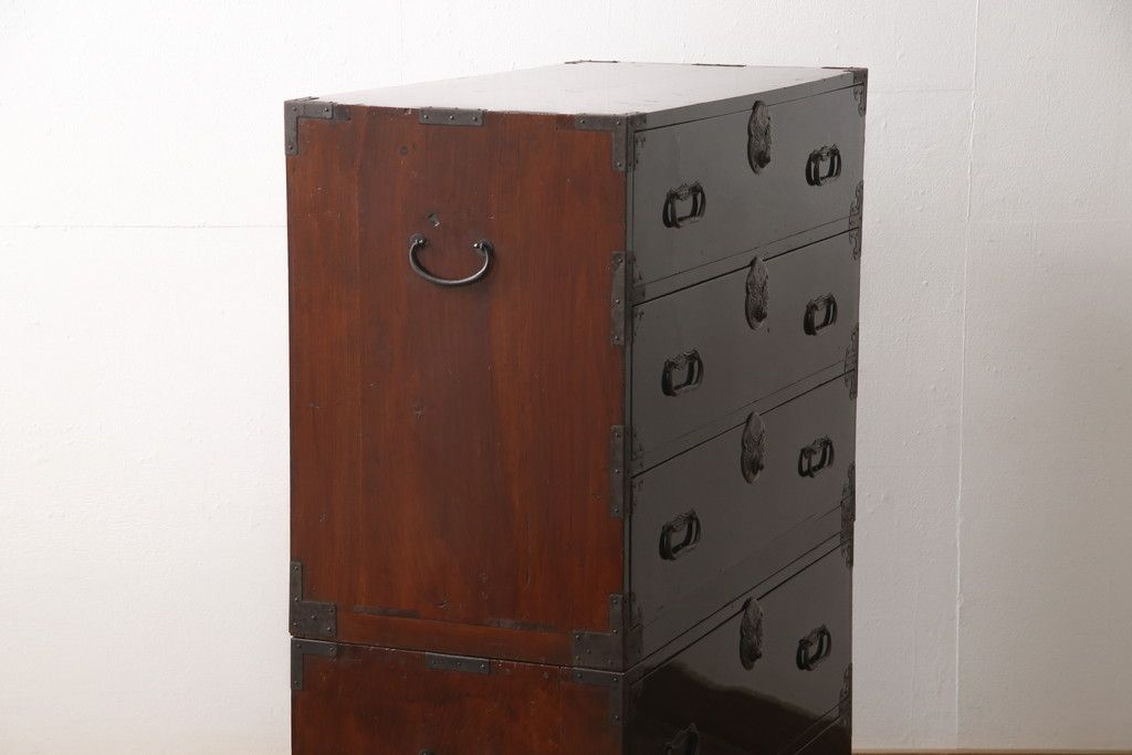 庄内箪笥の見た目を変えずに綺麗にリペア!元の雰囲気を残しつつ研磨して仕上げ。(重ね箪笥、時代箪笥、引き出し)