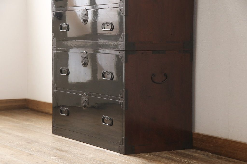 庄内箪笥の見た目を変えずに綺麗にリペア!元の雰囲気を残しつつ研磨して仕上げ。(重ね箪笥、時代箪笥、引き出し)