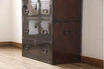 庄内箪笥の見た目を変えずに綺麗にリペア!元の雰囲気を残しつつ研磨して仕上げ。(重ね箪笥、時代箪笥、引き出し)