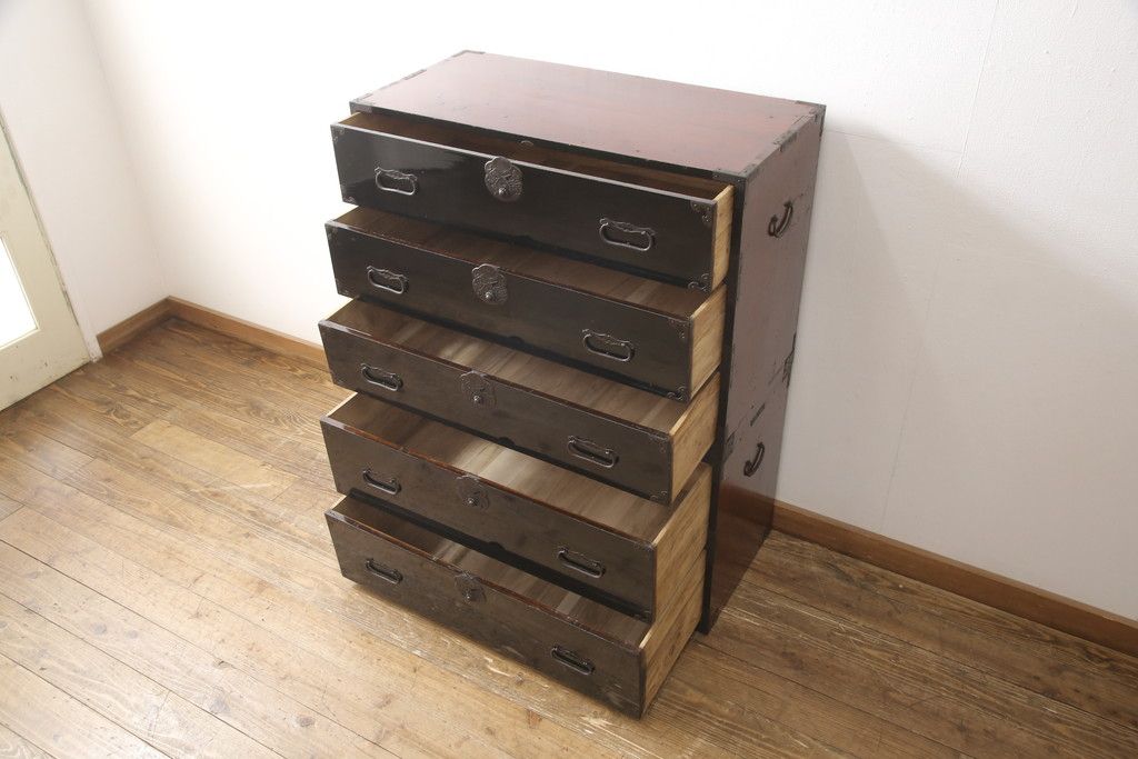 庄内箪笥の見た目を変えずに綺麗にリペア!元の雰囲気を残しつつ研磨して仕上げ。(重ね箪笥、時代箪笥、引き出し)