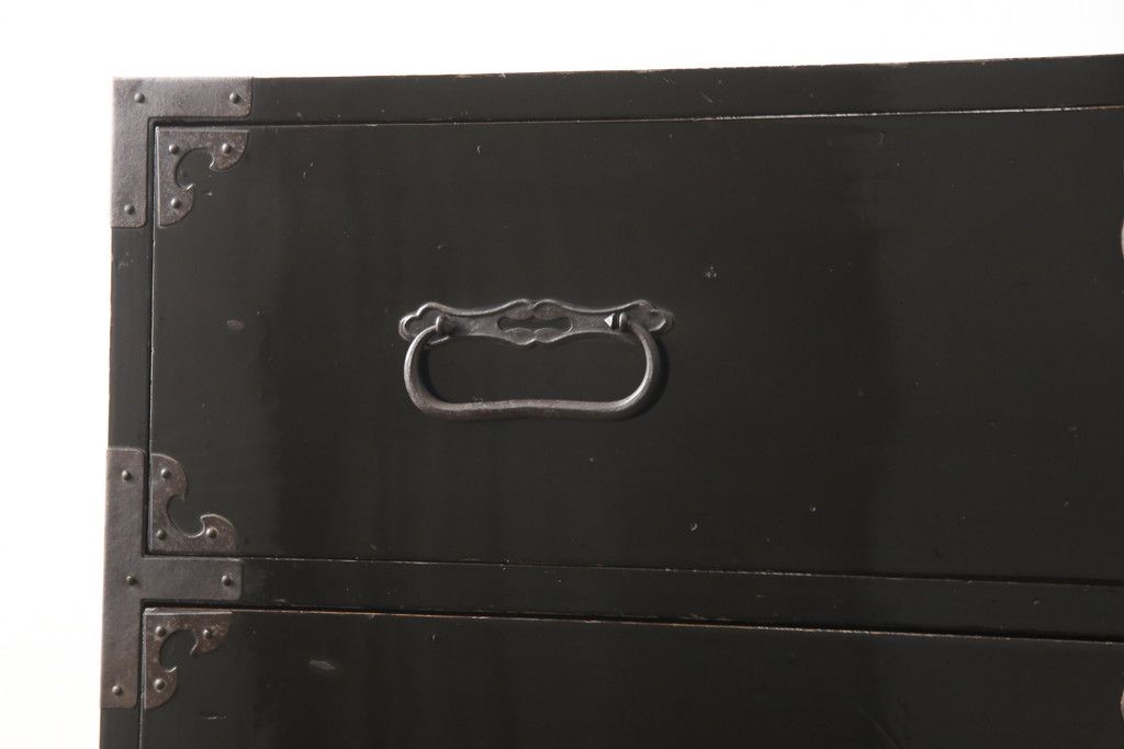 庄内箪笥の見た目を変えずに綺麗にリペア!元の雰囲気を残しつつ研磨して仕上げ。(重ね箪笥、時代箪笥、引き出し)