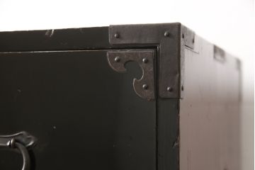 庄内箪笥の見た目を変えずに綺麗にリペア!元の雰囲気を残しつつ研磨して仕上げ。(重ね箪笥、時代箪笥、引き出し)