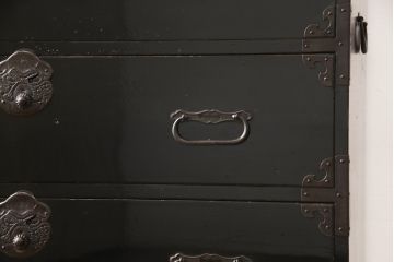 庄内箪笥の見た目を変えずに綺麗にリペア!元の雰囲気を残しつつ研磨して仕上げ。(重ね箪笥、時代箪笥、引き出し)