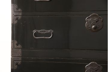 庄内箪笥の見た目を変えずに綺麗にリペア!元の雰囲気を残しつつ研磨して仕上げ。(重ね箪笥、時代箪笥、引き出し)