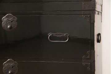 庄内箪笥の見た目を変えずに綺麗にリペア!元の雰囲気を残しつつ研磨して仕上げ。(重ね箪笥、時代箪笥、引き出し)