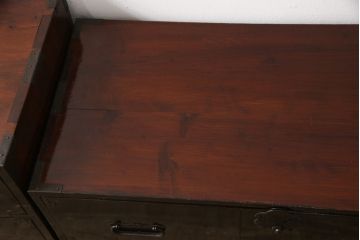 庄内箪笥の見た目を変えずに綺麗にリペア!元の雰囲気を残しつつ研磨して仕上げ。(重ね箪笥、時代箪笥、引き出し)