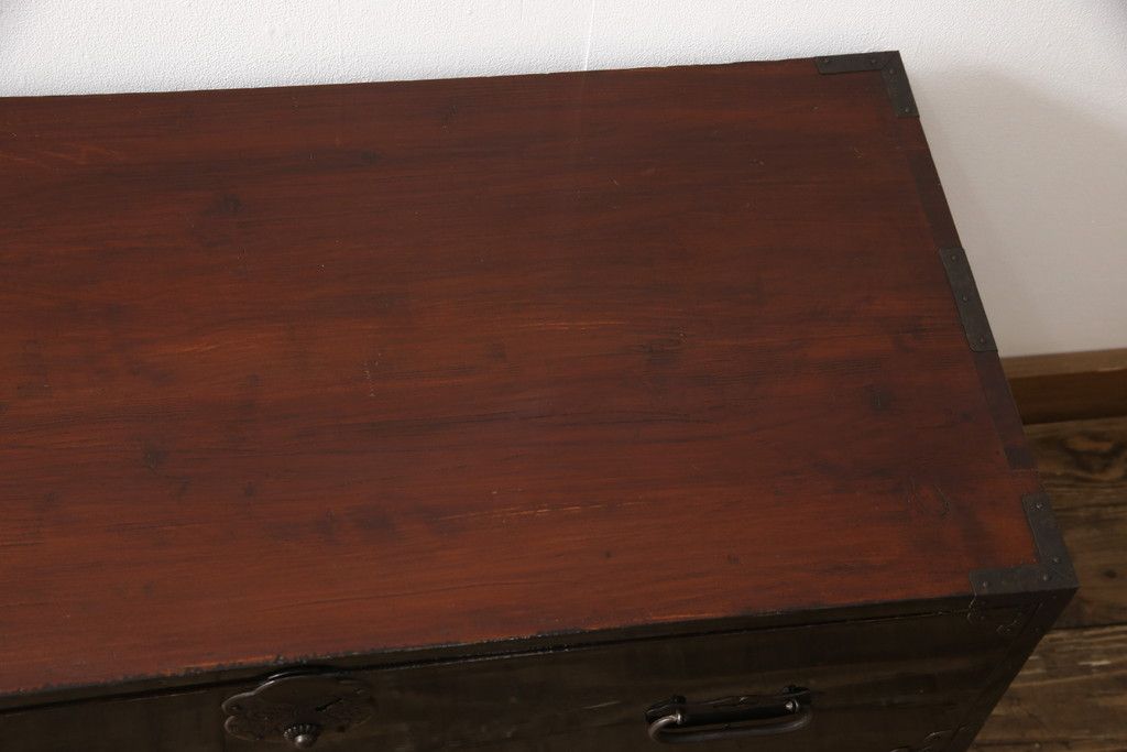 庄内箪笥の見た目を変えずに綺麗にリペア!元の雰囲気を残しつつ研磨して仕上げ。(重ね箪笥、時代箪笥、引き出し)