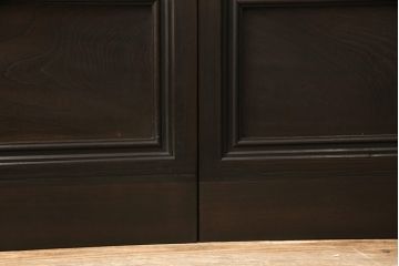 格子戸2枚をリペア&カスタム!高さをリサイズし、全てのガラスを新品のクリアガラスに交換。お客様がご用意した金具を取り付け。本体は現状をベースに着色。(ガラス帯戸、引き戸、建具)